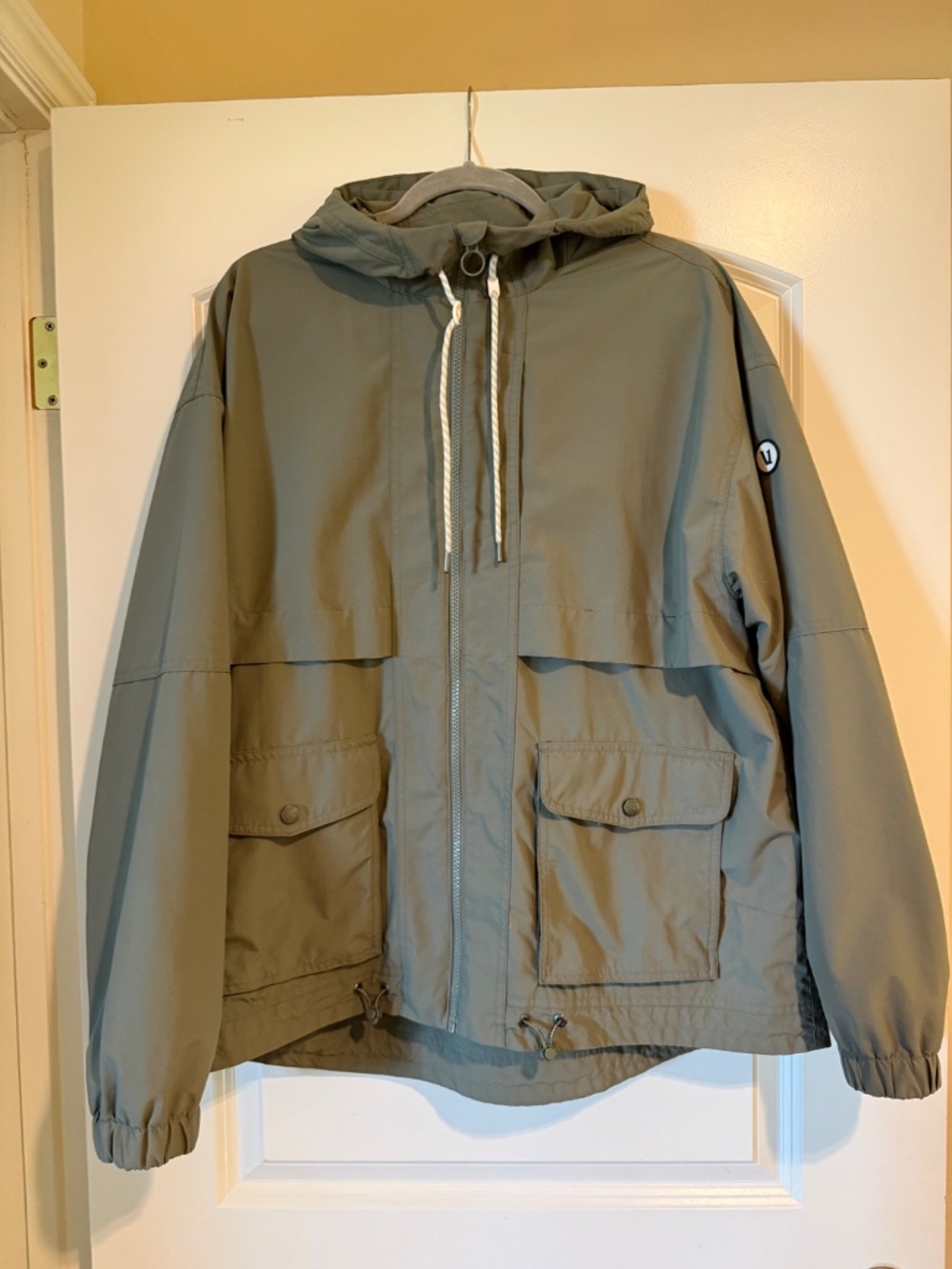 Vuori Elijo Hooded Water Resistant Jacket - Pistachio - Picture 2 of 7